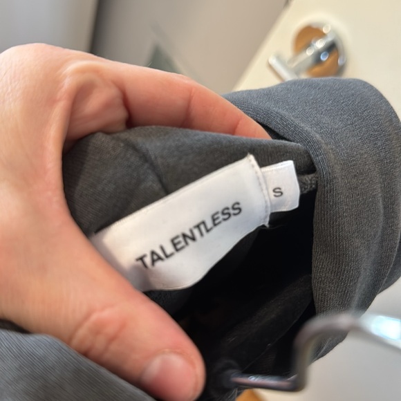Talentless boxing hoodie - Picture 4 of 4